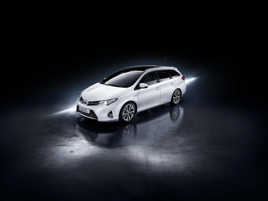  Toyota Auris Touring Sports 2013 года  (фото 23 из 23)